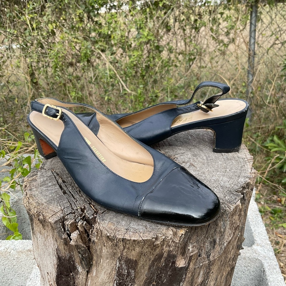 Salvatore Ferragamo Gancini Logo Leather Slingback Pumps Size 7